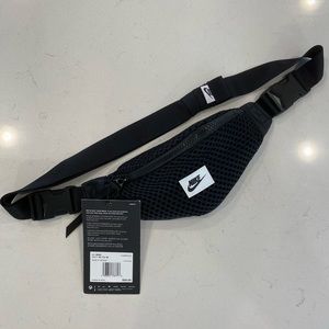 Nike Fanny Pack - NEW WITH TAGS